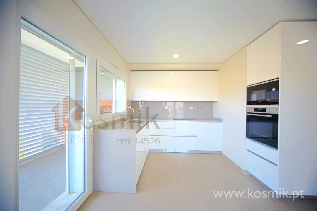 Apartamento T2 para Arrendamento em Póvoa de Santo Adrião e Olival Basto Foto 3