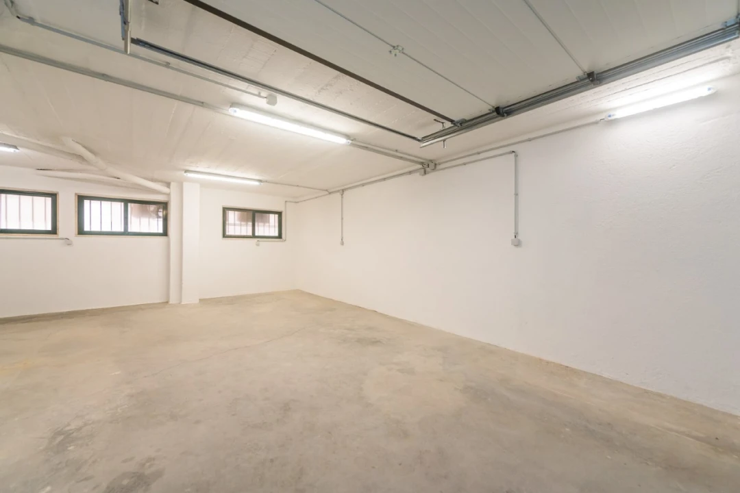 Garagem para Arrendamento em Queluz e Belas Foto 11