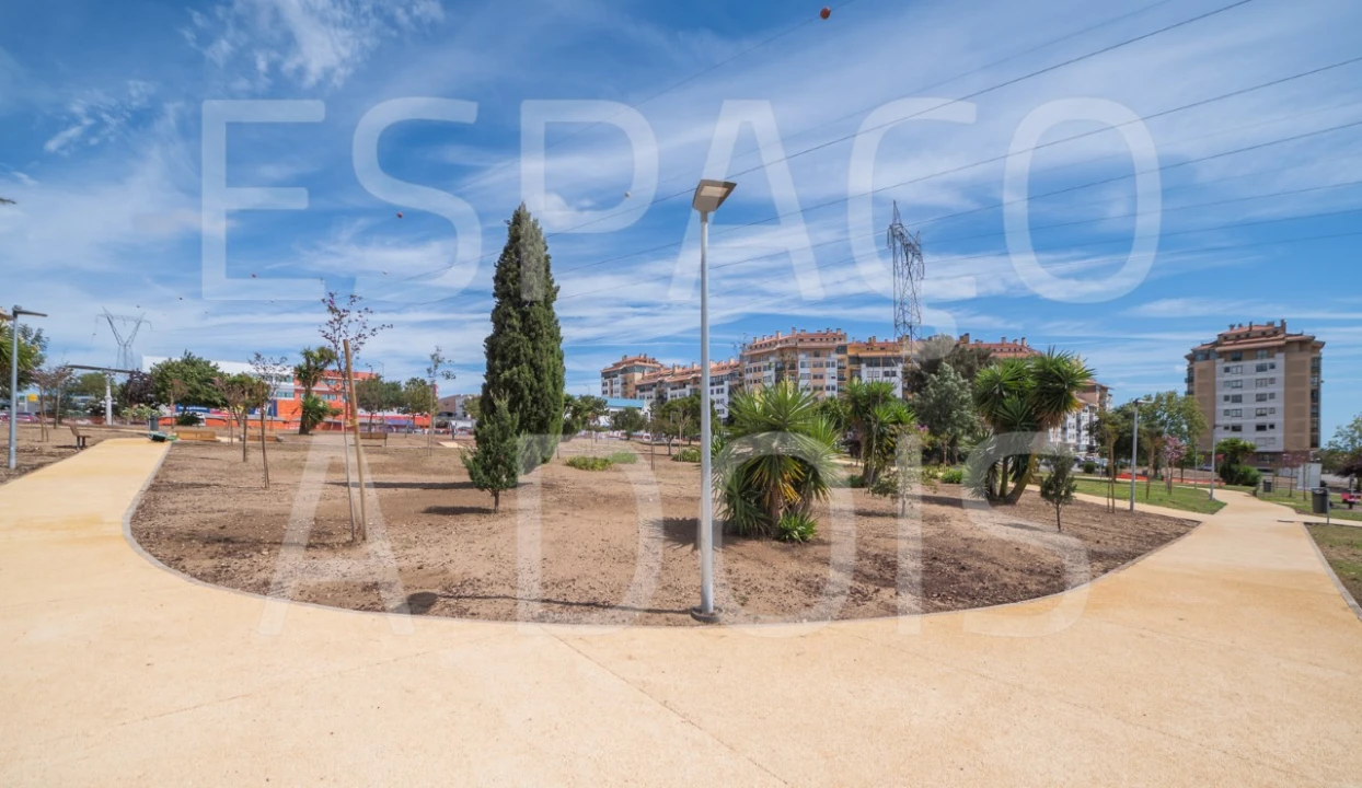 Garagem para Arrendamento em Queluz e Belas Foto 21