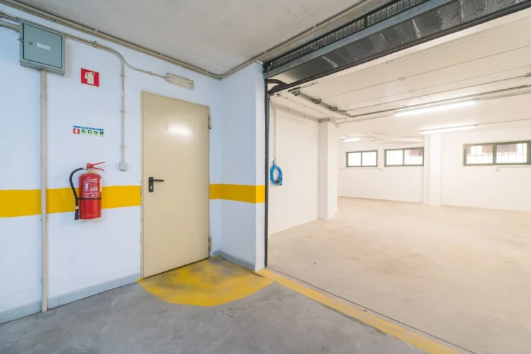 Garagem para Arrendamento em Queluz e Belas Foto 7