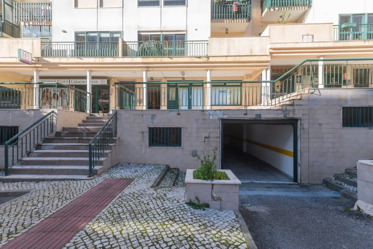 Garagem para Arrendamento em Queluz e Belas Foto 16