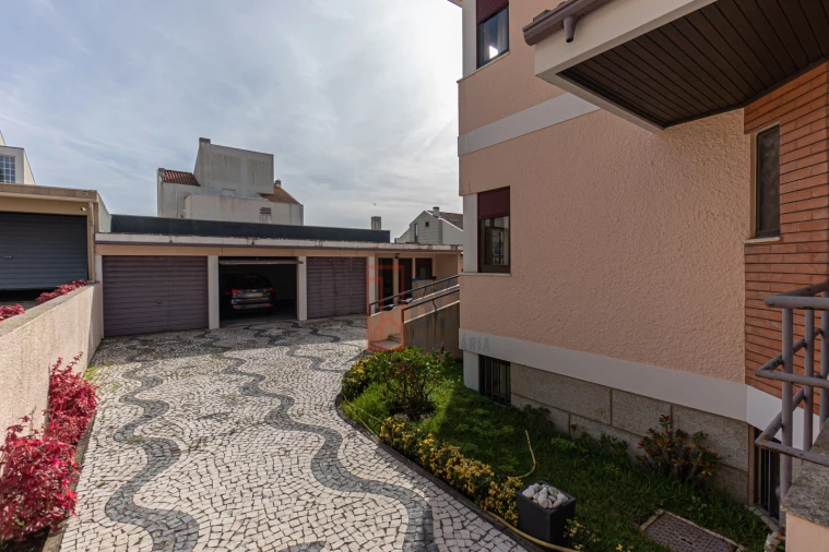 Moradia T4 para Venda em Canidelo Foto 4