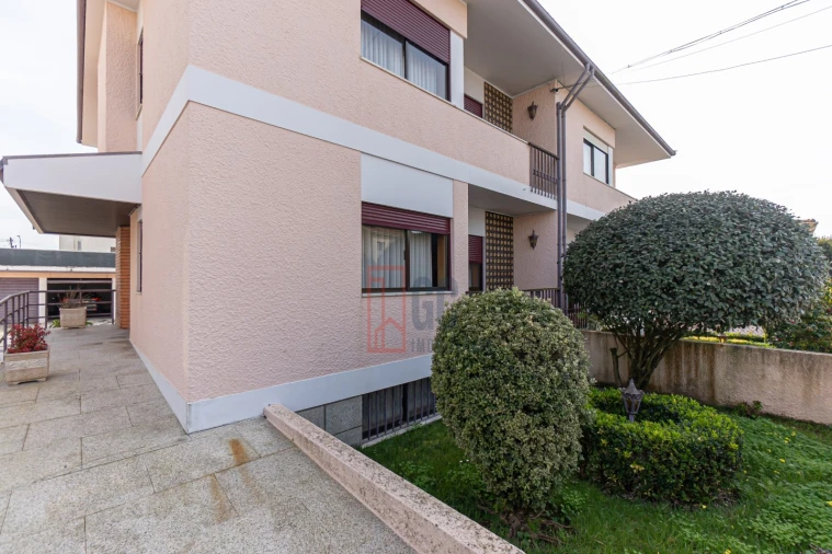 Moradia T4 para Venda em Canidelo Foto 3