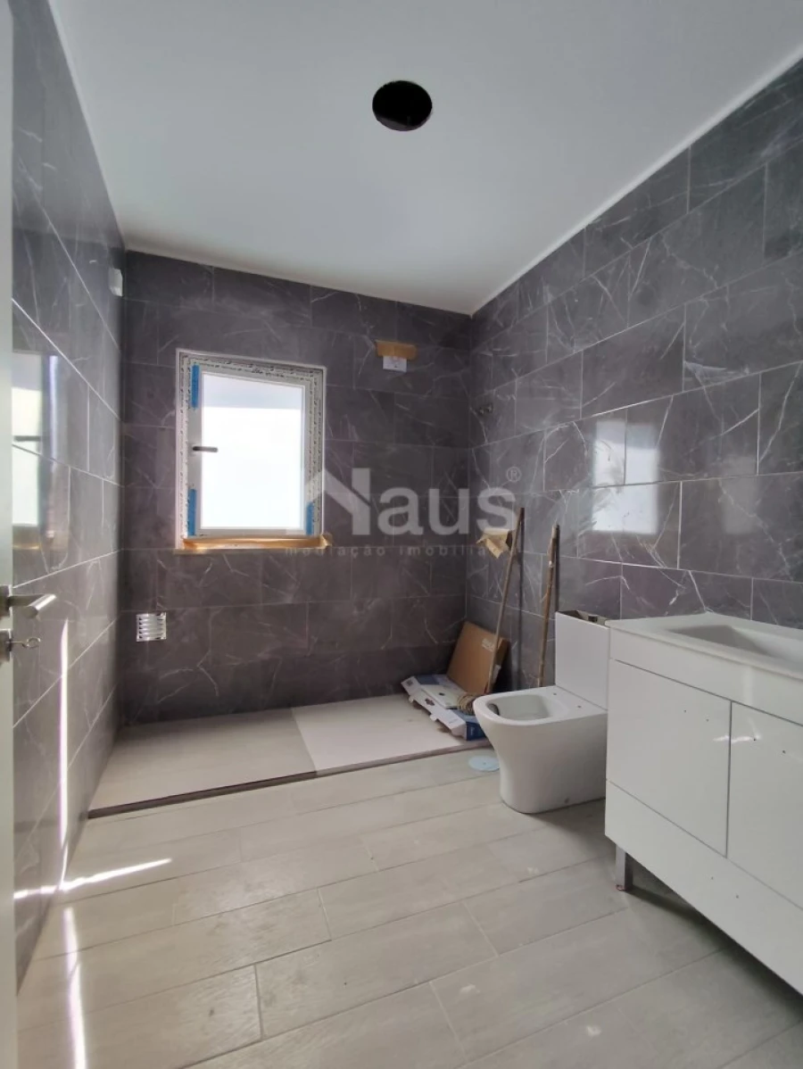 Moradia T5 para Venda em Atalaia e Alto Estanqueiro-Jardia Foto 17