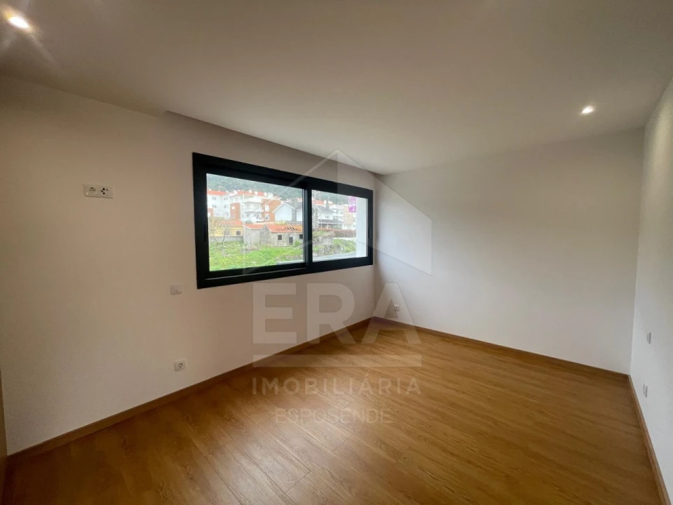 Moradia T3 para Venda em Vila Praia de Ancora Foto 15