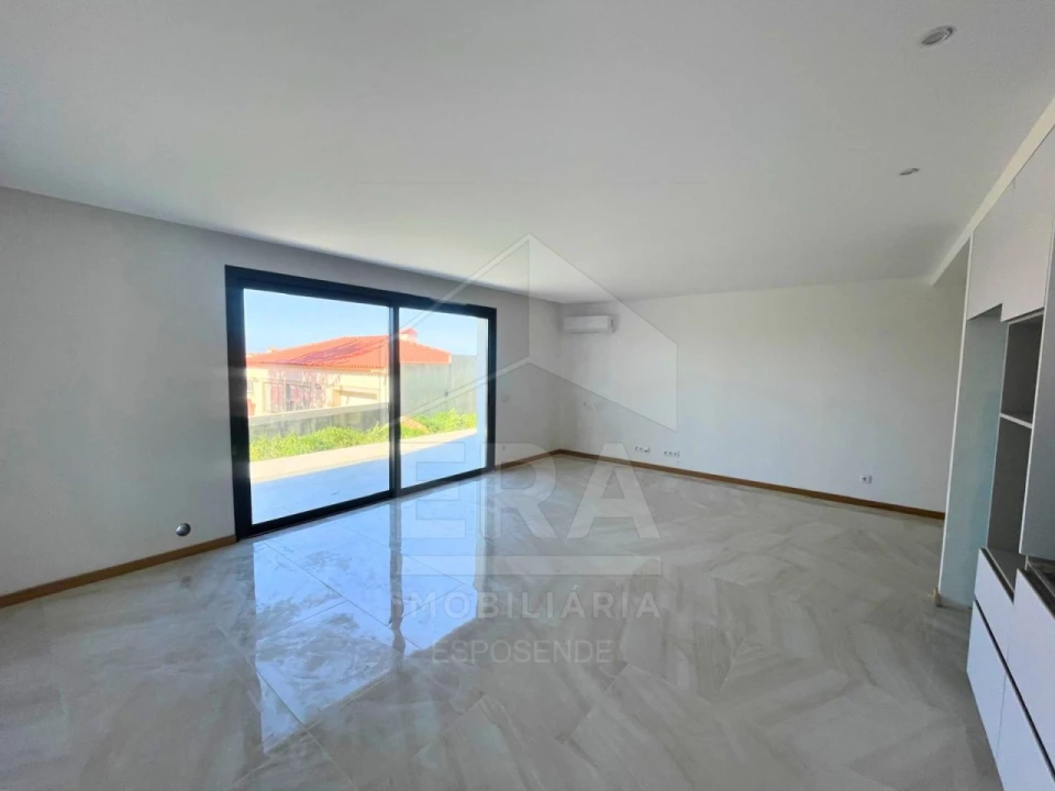 Moradia T3 para Venda em Vila Praia de Ancora Foto 5