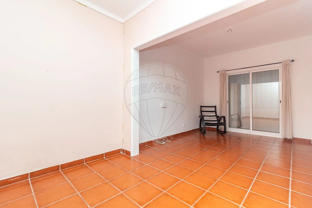 Apartamento T2 para Arrendamento em Alhandra, São João dos Montes e Calhandriz Foto 4