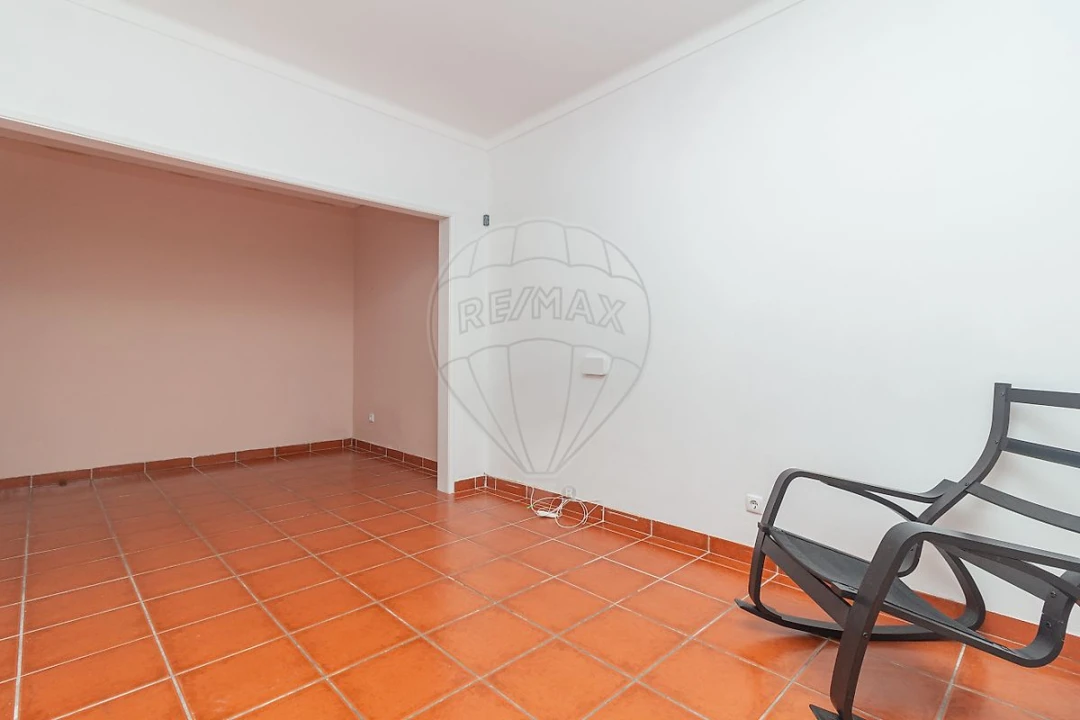 Apartamento T2 para Arrendamento em Alhandra, São João dos Montes e Calhandriz Foto 5