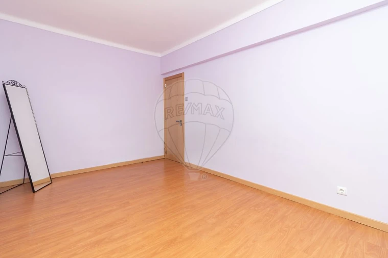 Apartamento T2 para Arrendamento em Alhandra, São João dos Montes e Calhandriz Foto 11