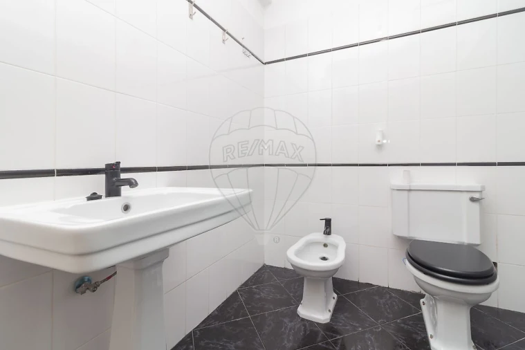 Apartamento T2 para Arrendamento em Alhandra, São João dos Montes e Calhandriz Foto 6