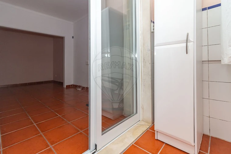 Apartamento T2 para Arrendamento em Alhandra, São João dos Montes e Calhandriz Foto 3