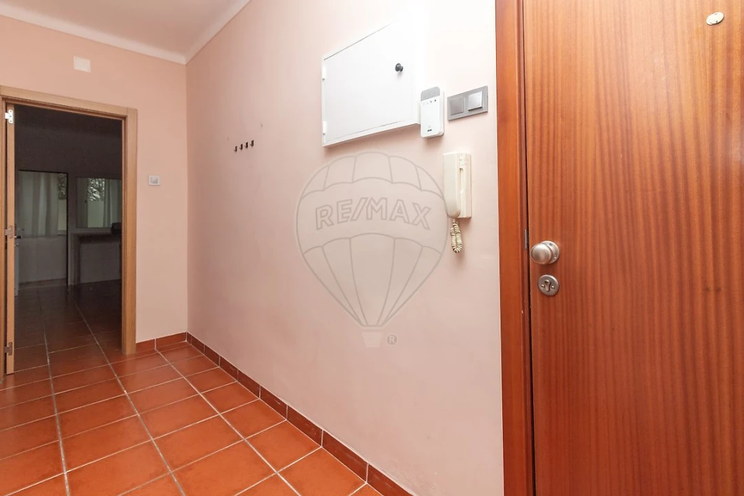 Apartamento T2 para Arrendamento em Alhandra, São João dos Montes e Calhandriz Foto 15