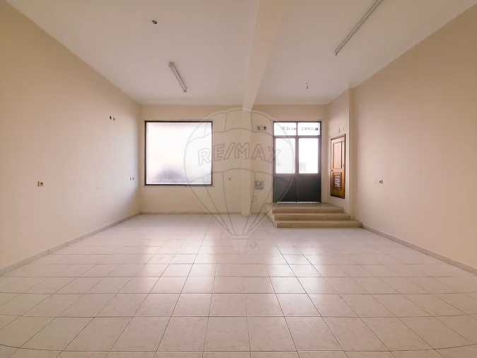 Loja para Venda em Cacém e São Marcos