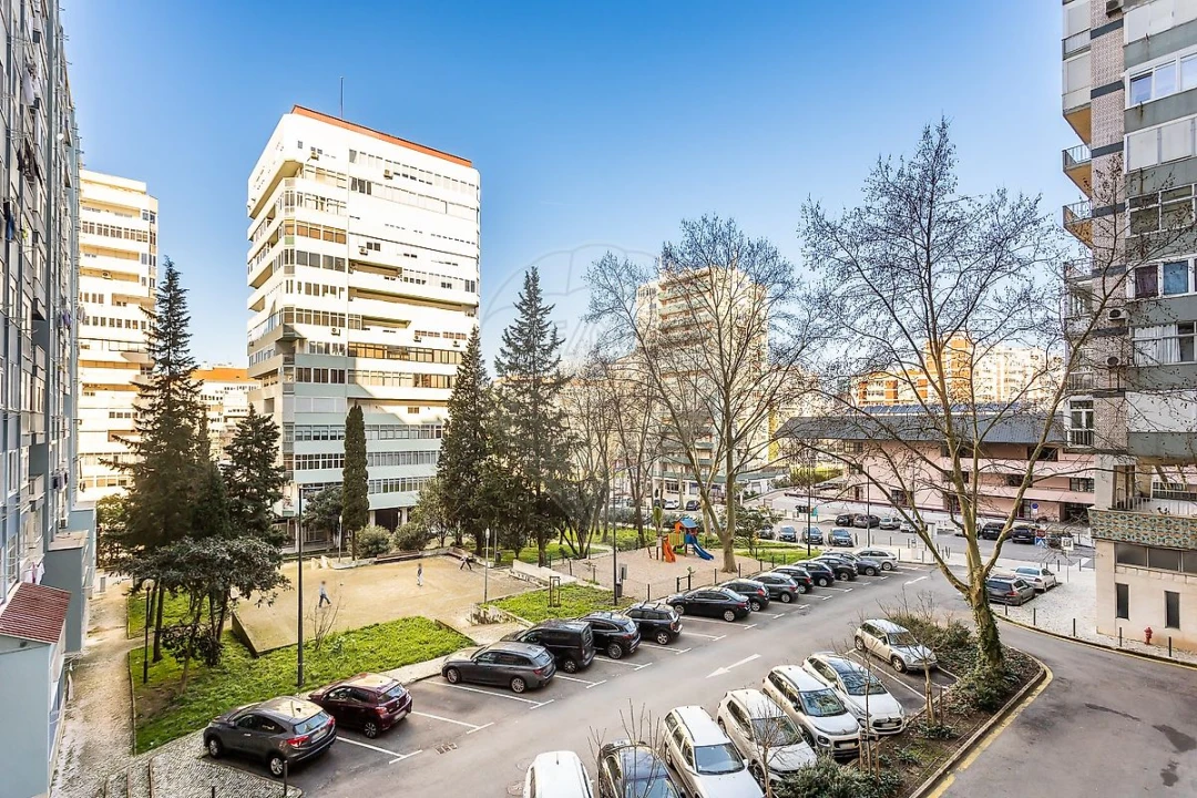 Apartamento T2 para Venda em São Domingos de Benfica Foto 8