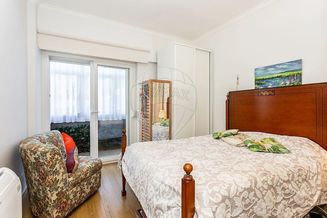 Apartamento T2 para Venda em São Domingos de Benfica Foto 1