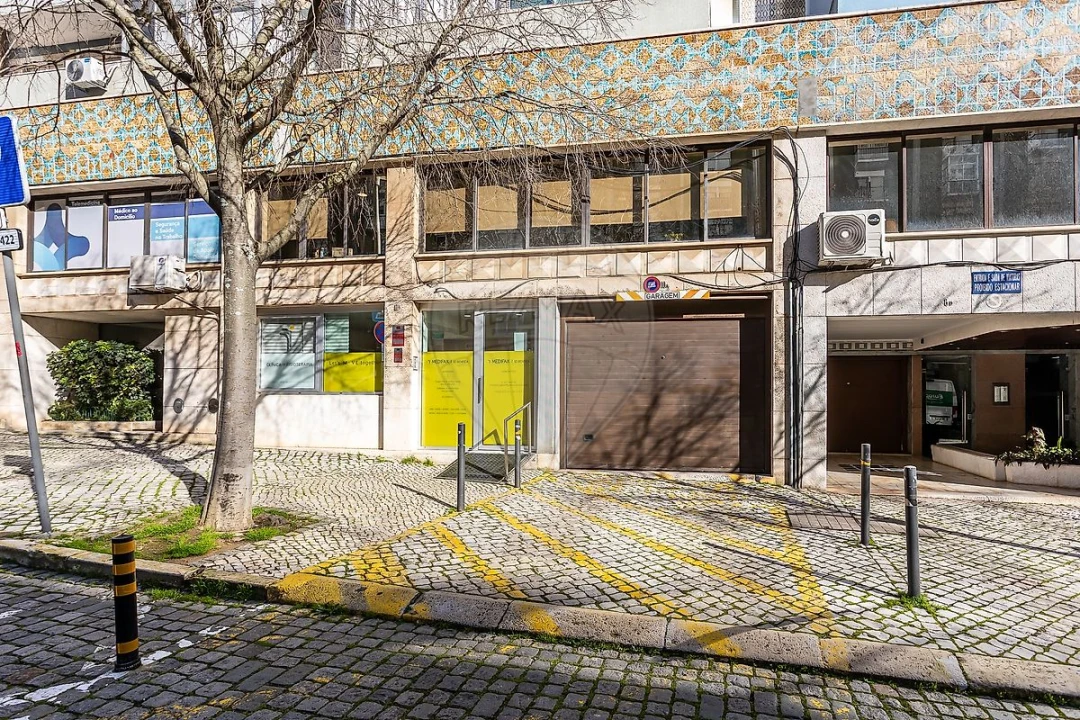 Apartamento T2 para Venda em São Domingos de Benfica Foto 16