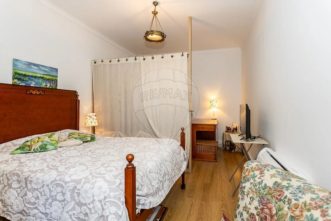 Apartamento T2 para Venda em São Domingos de Benfica Foto 3