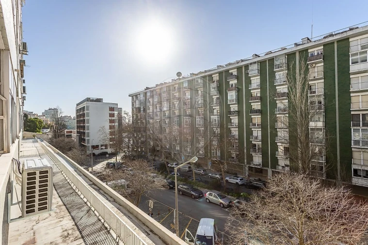 Apartamento T2 para Venda em São Domingos de Benfica Foto 5
