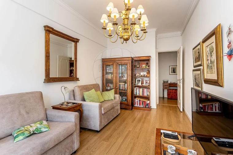 Apartamento T2 para Venda em São Domingos de Benfica Foto 12