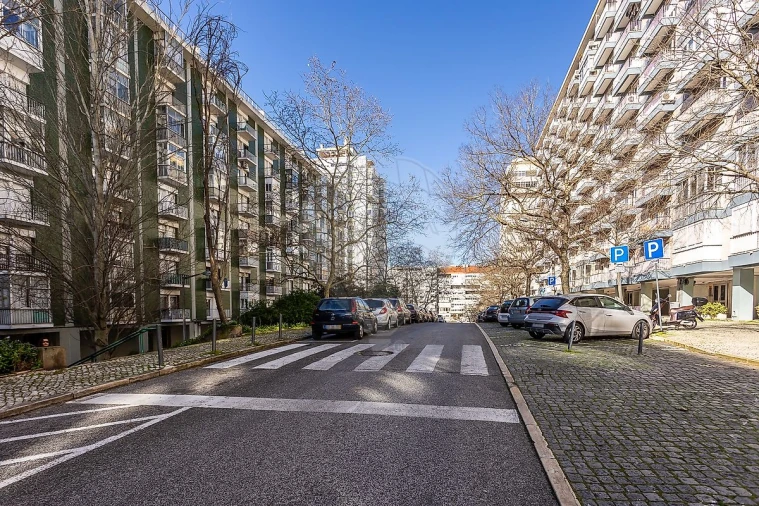 Apartamento T2 para Venda em São Domingos de Benfica Foto 20