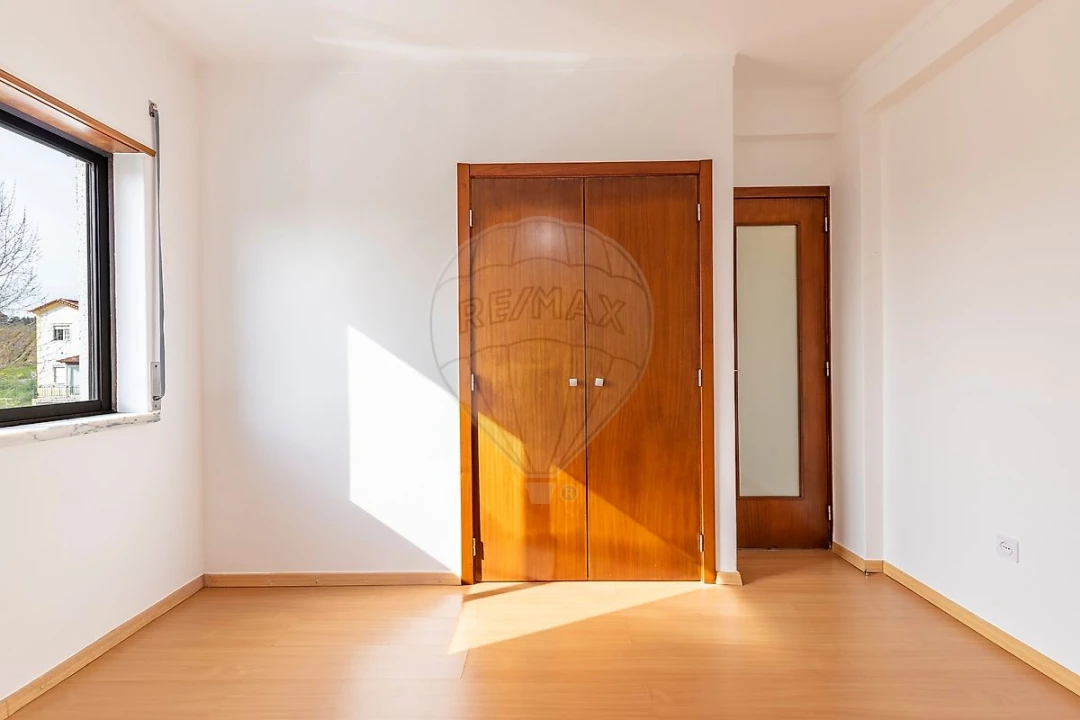 Apartamento T3 para Venda em Vimeiro Foto 17