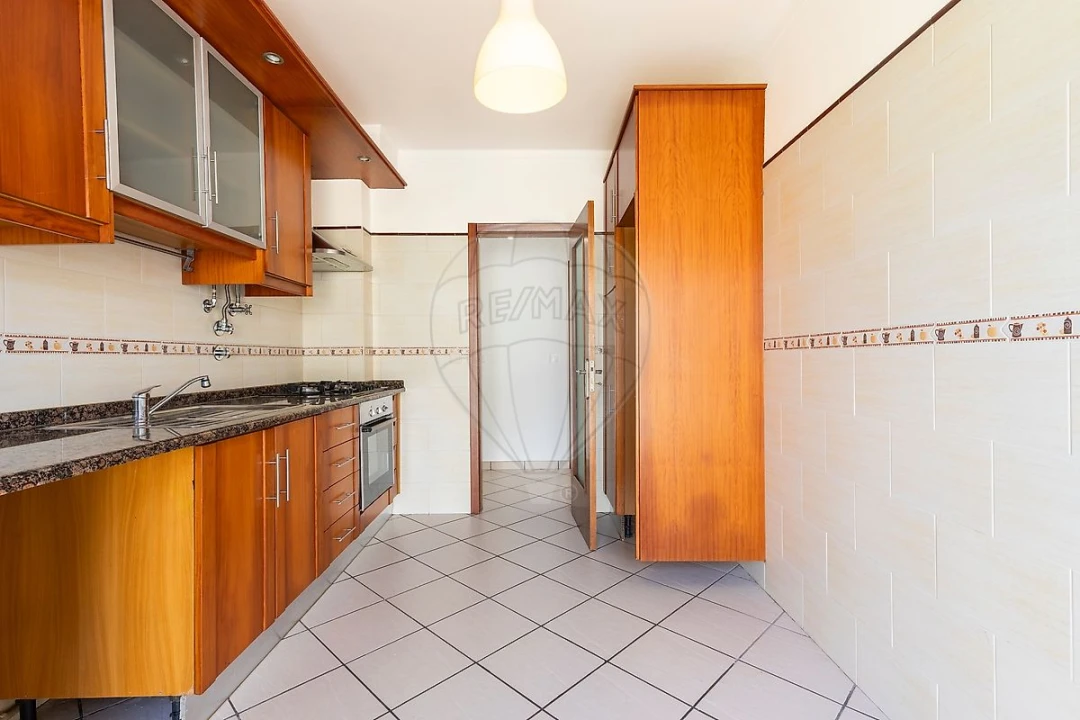 Apartamento T3 para Venda em Vimeiro Foto 3