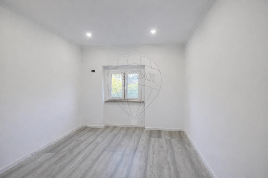 Moradia T6 para Venda em Queluz e Belas Foto 40