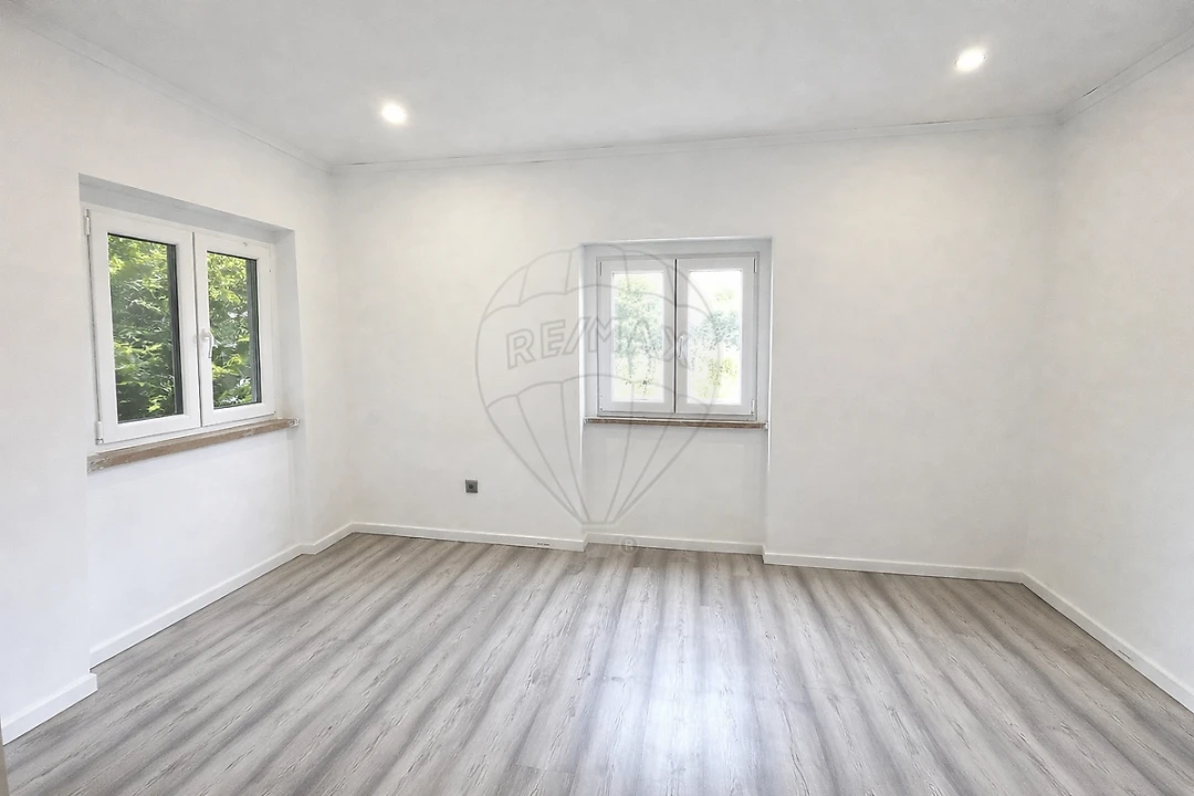 Moradia T6 para Venda em Queluz e Belas Foto 43