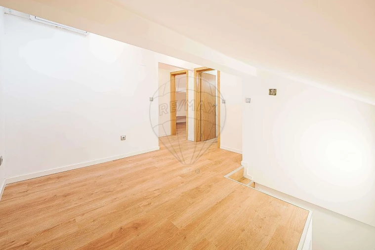 Moradia T6 para Venda em Queluz e Belas Foto 20