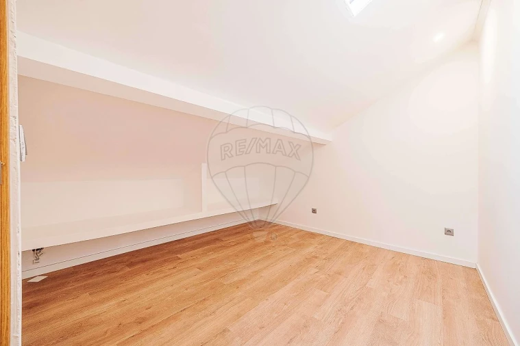 Moradia T6 para Venda em Queluz e Belas Foto 15