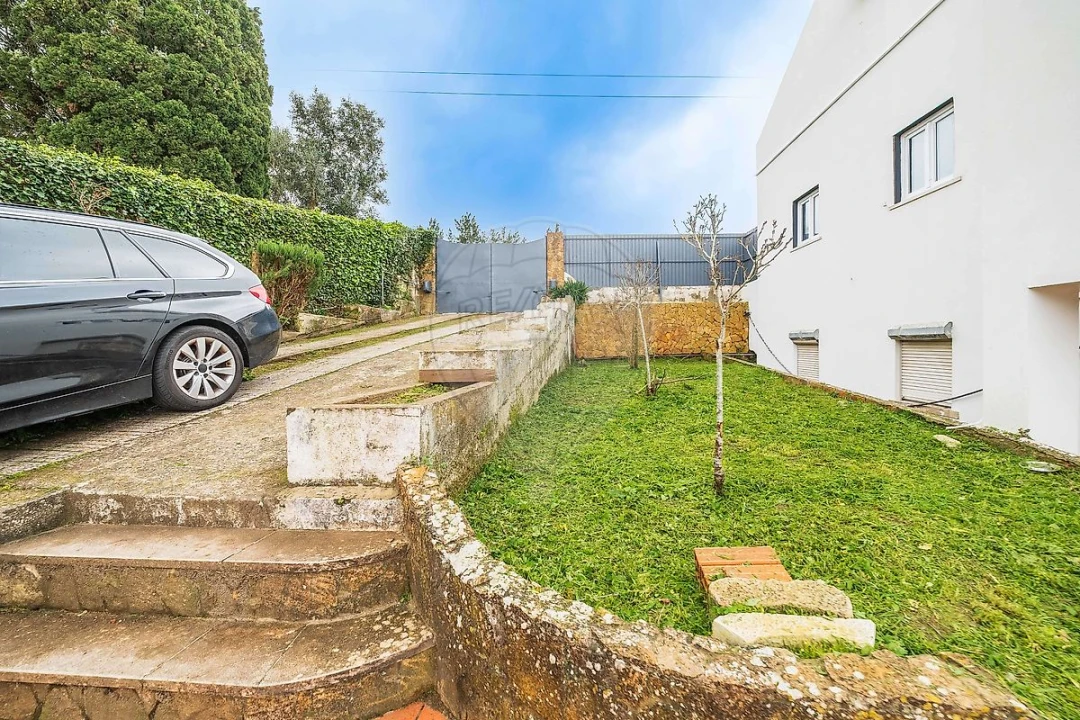 Moradia T6 para Venda em Queluz e Belas Foto 30