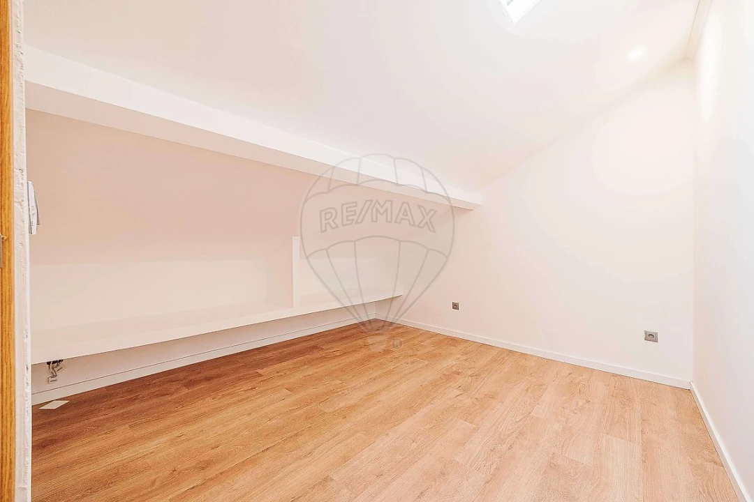 Moradia T6 para Venda em Queluz e Belas Foto 15