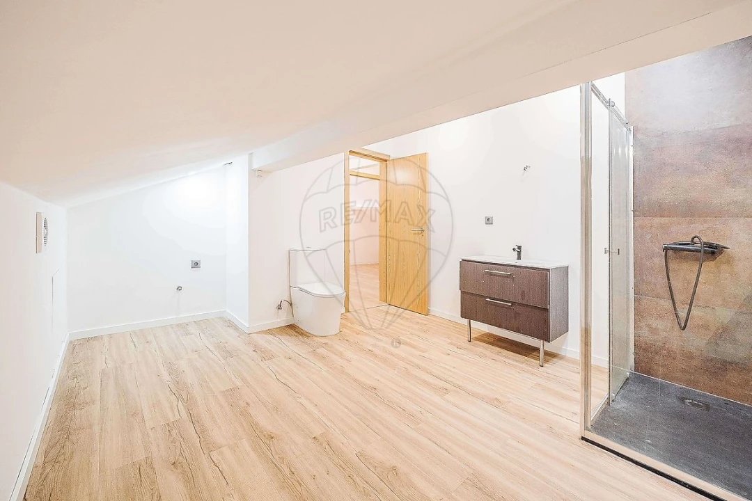 Moradia T6 para Venda em Queluz e Belas Foto 11