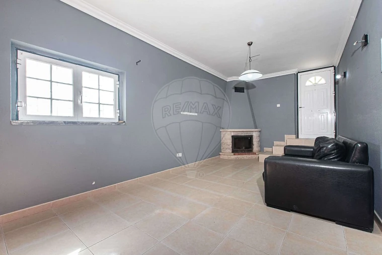 Moradia T2 para Venda em Alenquer (Santo Estêvão e Triana) Foto 4