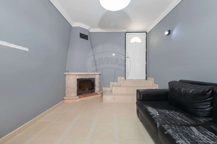 Moradia T2 para Venda em Alenquer (Santo Estêvão e Triana) Foto 1