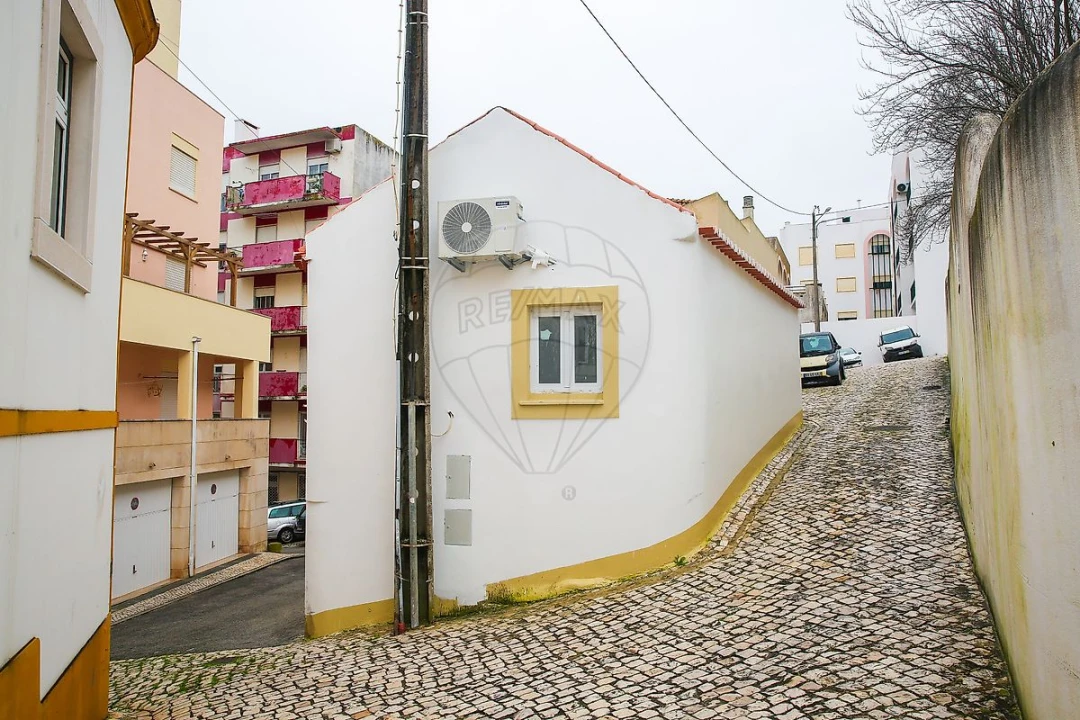 Moradia T2 para Venda em Alenquer (Santo Estêvão e Triana) Foto 1