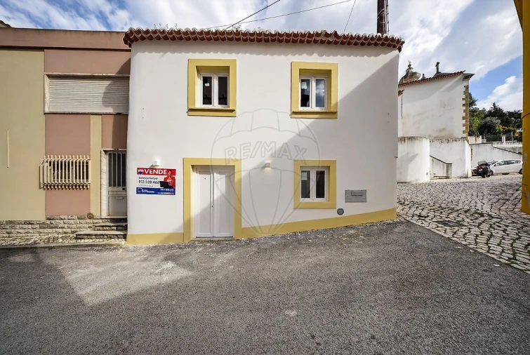 Moradia T2 para Venda em Alenquer (Santo Estêvão e Triana) Foto 1