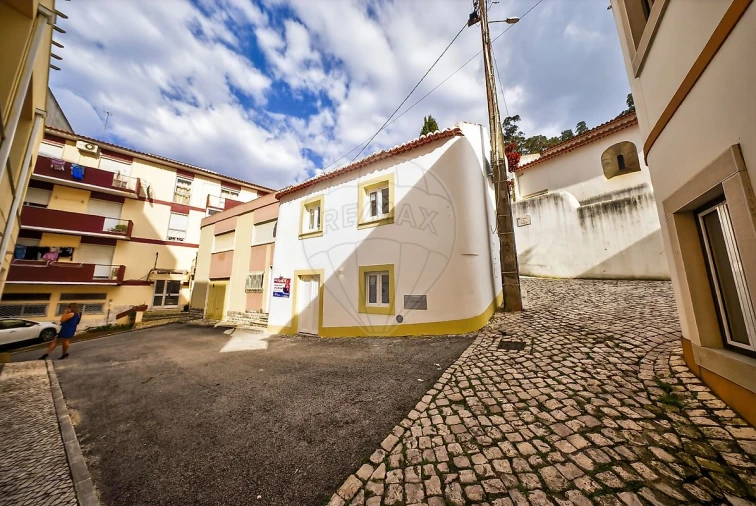 Moradia T2 para Venda em Alenquer (Santo Estêvão e Triana) Foto 2