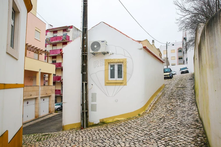 Moradia T2 para Venda em Alenquer (Santo Estêvão e Triana) Foto 1