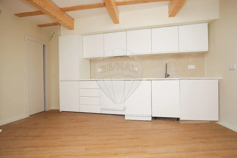 Moradia T2 para Venda em Alenquer (Santo Estêvão e Triana) Foto 4