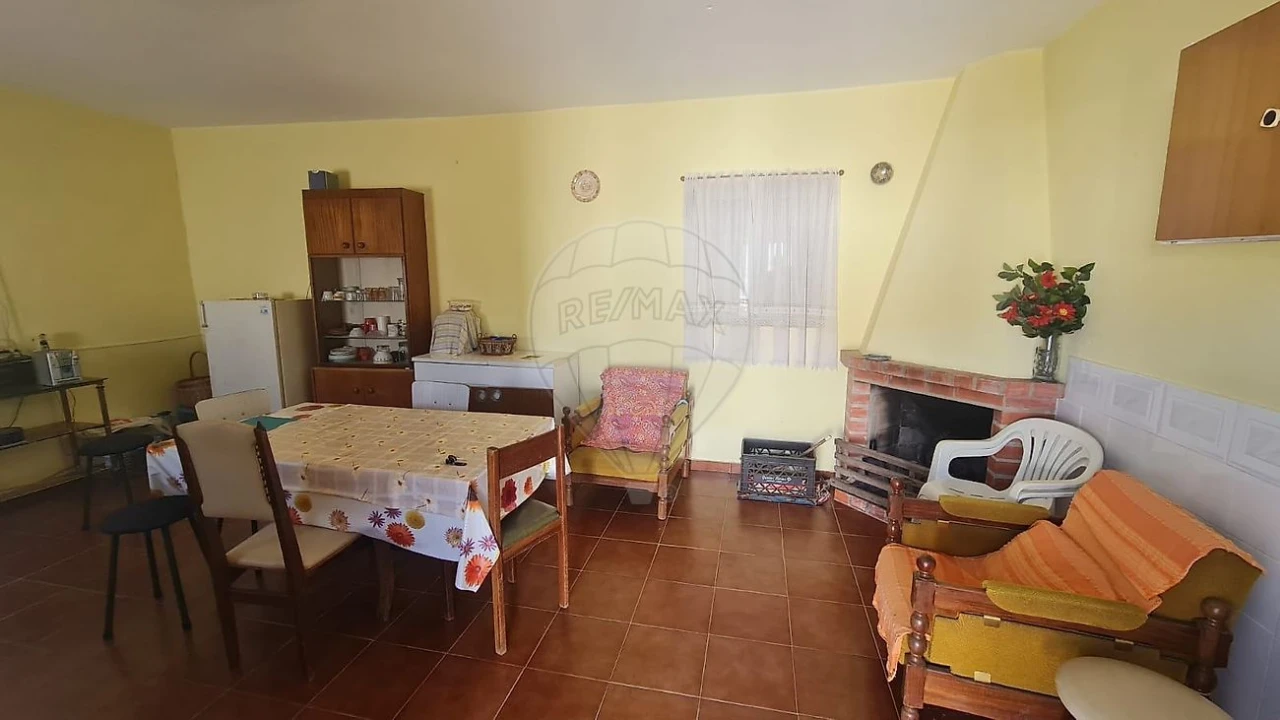 Moradia T3 para Venda em Envendos Foto 4