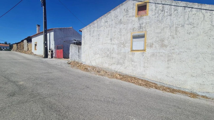 Moradia T3 para Venda em Envendos Foto 26