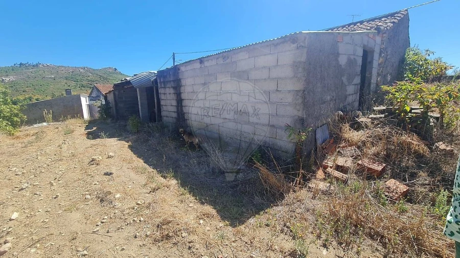 Moradia T3 para Venda em Envendos Foto 32