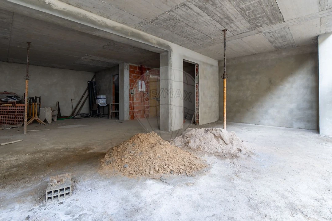 Moradia T4 para Venda em Sapataria Foto 32