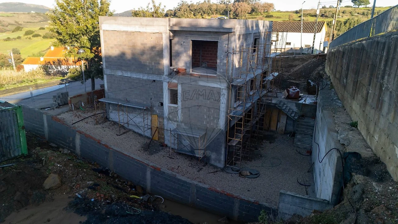 Moradia T4 para Venda em Sapataria Foto 17