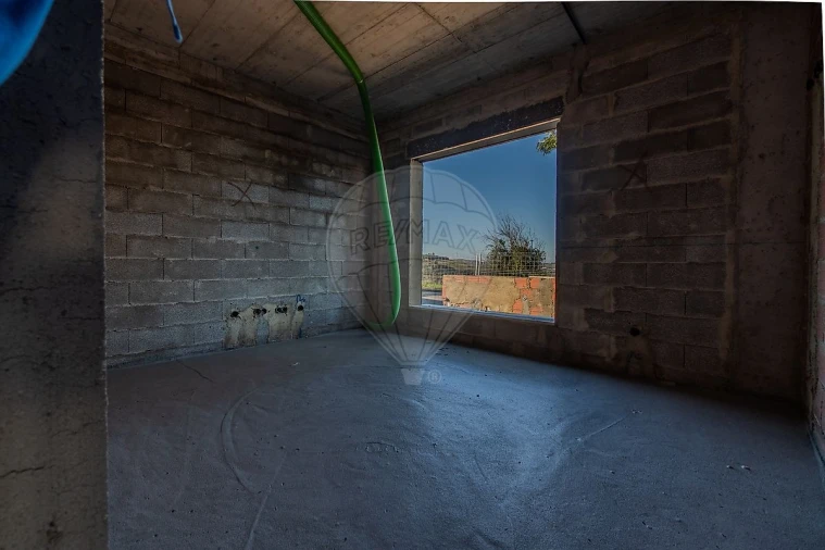 Moradia T4 para Venda em Sapataria Foto 28