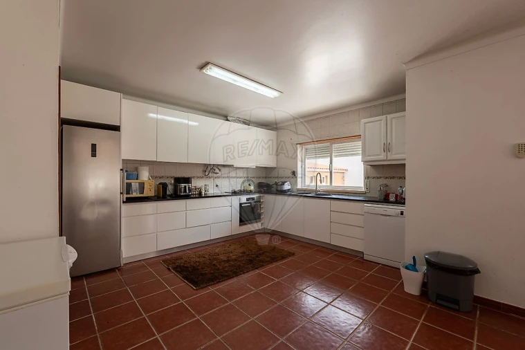 Moradia T4 para Venda em Rio Maior Foto 3