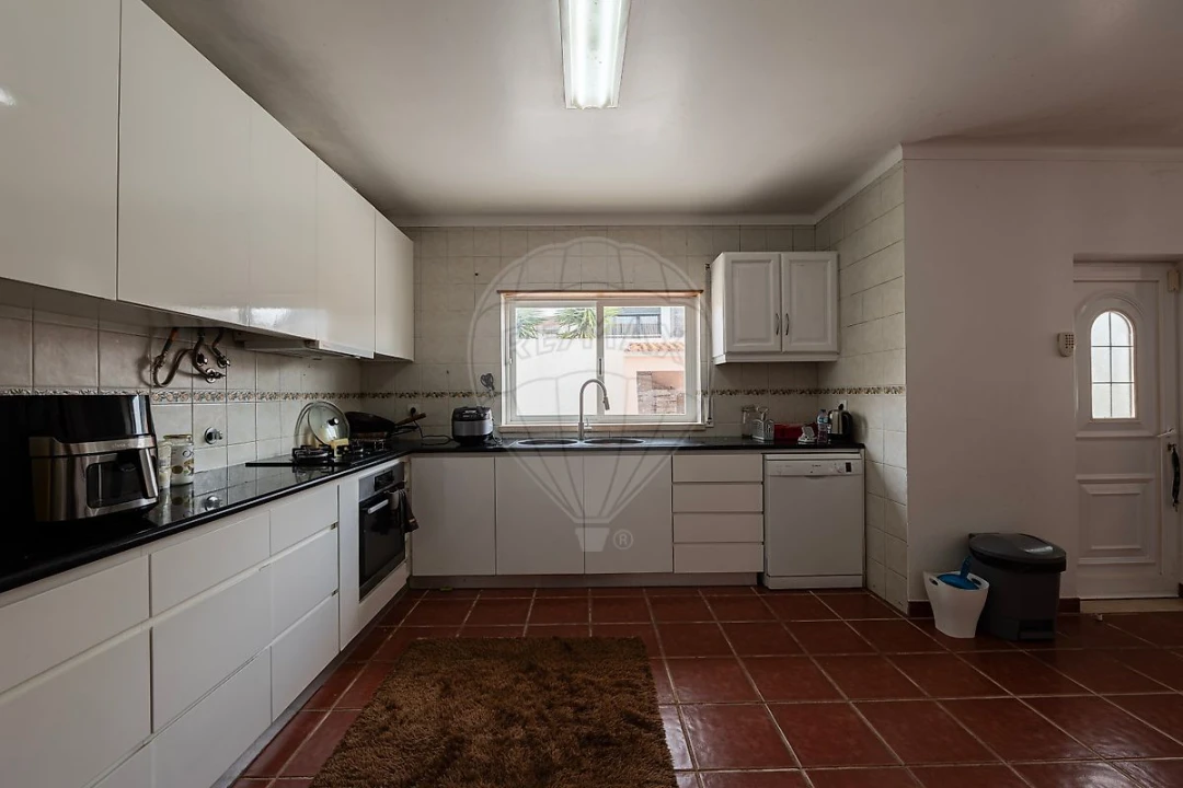 Moradia T4 para Venda em Rio Maior Foto 1