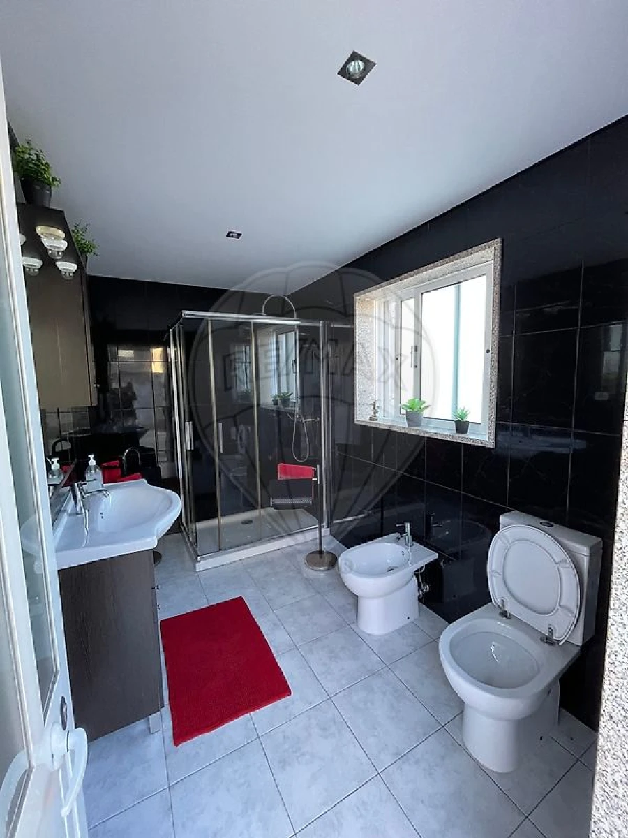 Moradia T5 para Venda em Fornelo e Vairão Foto 32