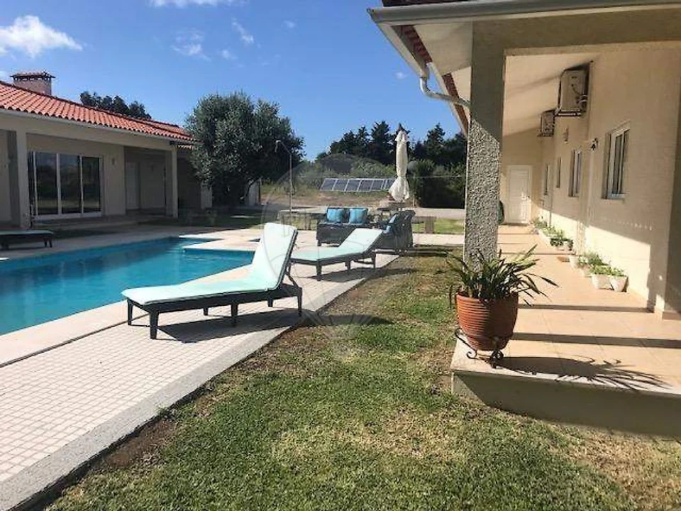 Moradia T4 para Venda em Samuel Foto 3